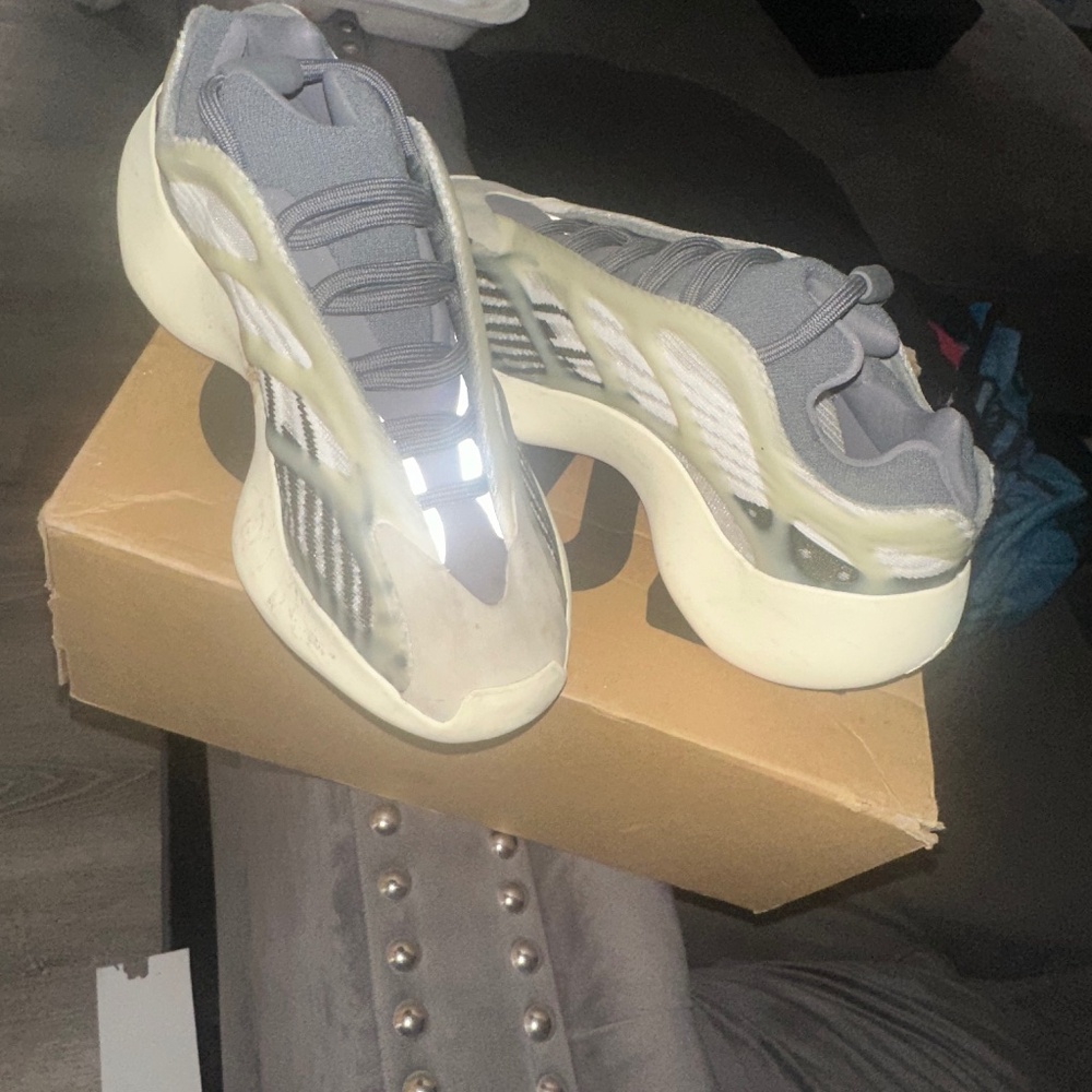 Yeezy 700